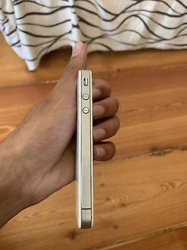 IPhone 4, 32 GB, Ağ, Qırıq — 4