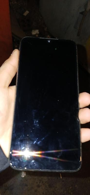 Satılır: sensor ekranlı smartfon Xüsusiyyətlər: - Tam ekranlı ön