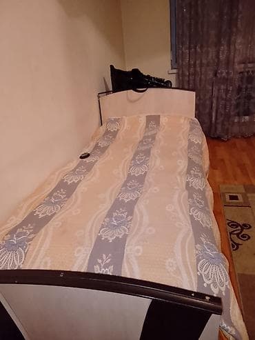 gence matras: Yüksəklənən baza ilə tək nəfərlik çarpayı - Ölçü: təxminən 90x200 sm — 1