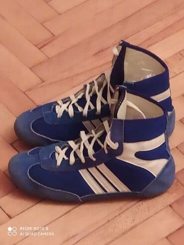 футбольная форма новая: Бутсы Adidas, Размер: 42, Б/у — 1