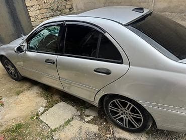 mini cooper kreditle: Mercedes-Benz 200-Series: 2 l | 2000 il Sedan — 5