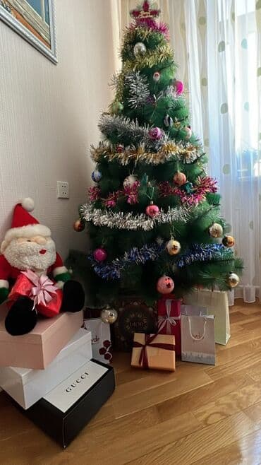 Yeni il ağacları: Süni Yeni il şam ağacı – bərk konstruksiyalı, metal dayaq üstündə — 1