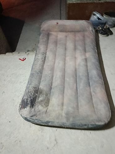 matras taxt: Şişmə tək nəfərlik döşək deşuyləri varr - Material: PVC/vinil, üst — 1