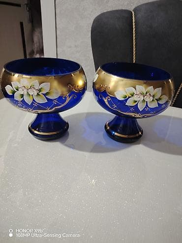 vinni kaşa: 2 dene bagema konfet qabi cutu 20 manat real alici zeng elesin 

- — 1