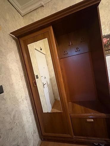 İşlənmiş, 1 qapı, Güzgülü, Qəhvəyi, Digər material, Kupe, Düz dolab