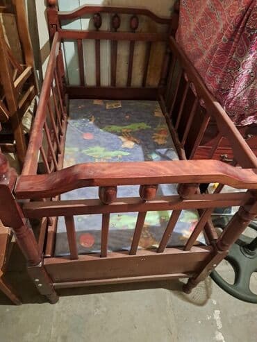 uşaqlar ucun taxta carpayılar: Oğlan və qız üçün, Dördbucaq, Beşik, Dəst ilə, Matras ilə, Yellənmə mexanizmsiz — 1