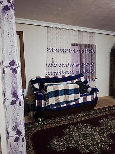 ev certyojları 2 mərtəbəli: 4 otaqlı, 3 kv. m, Kredit yoxdur, Orta təmir — 5