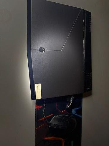 playstation 3 diskləri: Alienware 13 R3 oyun noutbuku - Ekran: 13.3" (model üzərində — 2