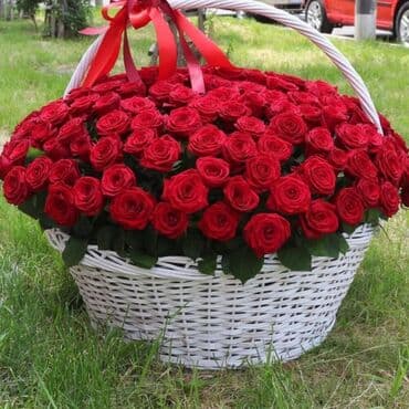 Букетные цветы: 🔴 101 Qızılgul ad yazılması ilə birgə Səbət - 125₼ deyil - 110₼ Orta — 1