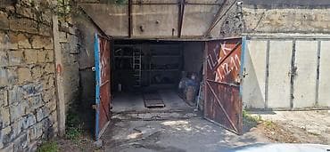 Qaraj daş tikilidən ibarətdir,damı betondur,su axıdan yeri — 2