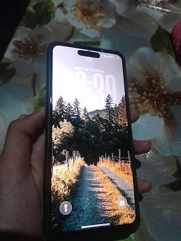 iphone se ucuz: Smartfon – yaşıl rəngli gövdə, iki böyük arxa kamera və əlavə sensorlu — 1