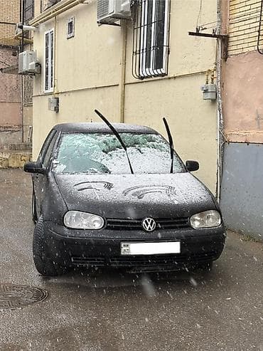 Volkswagen Golf: 2 l | 1999 il Hetçbek
