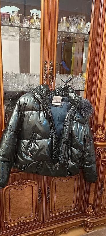 Kurtkalar: Moncler qadın qış kurtkası - Model: qısa, puffy (şişmə) qış kurtkası — 4