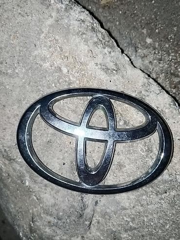 vitor formula: Toyota ön emblemi (loqo) - Material: xrom rəngli plastik/metal — 1