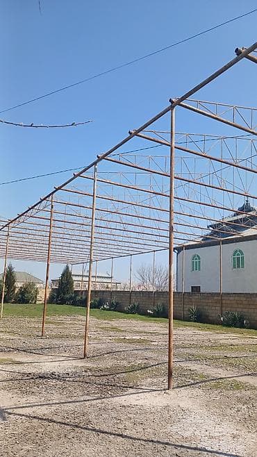 пищевой бак пластиковый 300 литров: Hazır Navest Satılır 
Metrəsi 12 manatdır.Keyfiyyətli materialdır — 3