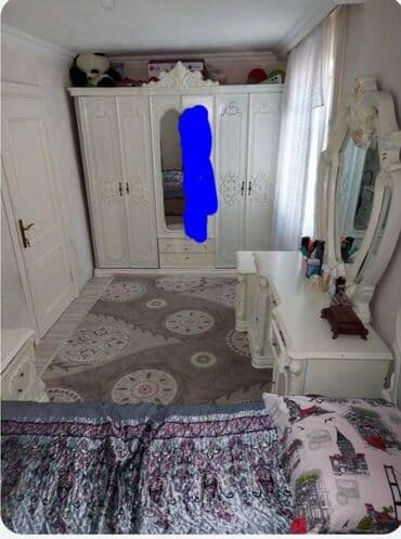 JAC: Məkan: Tam təmirli mənzil/interyer Təsvir: - İşıqlı zal: divara — 2