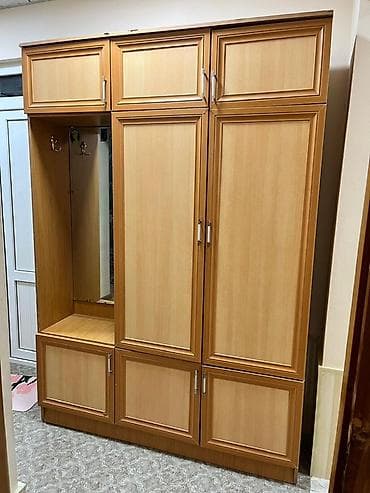 qapi sifarisi: İşlənmiş, 5 qapı, Güzgülü, Açılan, Düz dolab — 1