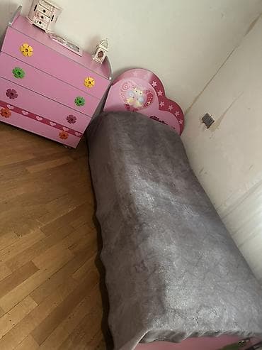 Qız üçün, Təknəfərlik çarpayı