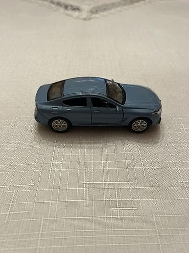 siniy traktor oyuncaq: Metall mini avtomobil modeli – mavi sedan/kupé üslubunda - Korpus — 7