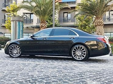 Mercedes-Benz S-Class: 4 l | 2018 il Sedan — 4