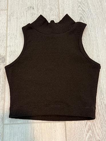 strinqer alt paltarı: Qadınlar üçün qolsuz qehveyi crop top - Rəng: qehveyi - Model — 1