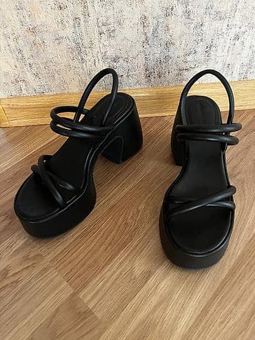 Şəxsi əşyalar: Charles&Keith, Ölçü: 39, İşlənmiş — 6