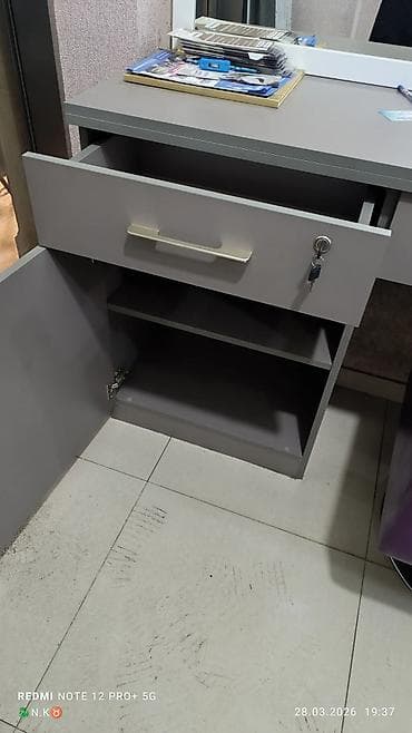 mebel tutacaqlari: Gözəllik salonu üçün tam avadanlıq paketi - Vizaj/saç kəsmə postları — 10