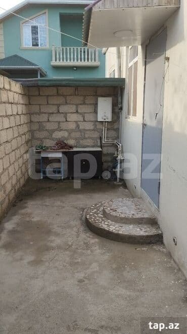 ev sumqayit: 50 kv. m, 3 otaqlı, Kombi, Qaz, İşıq — 2