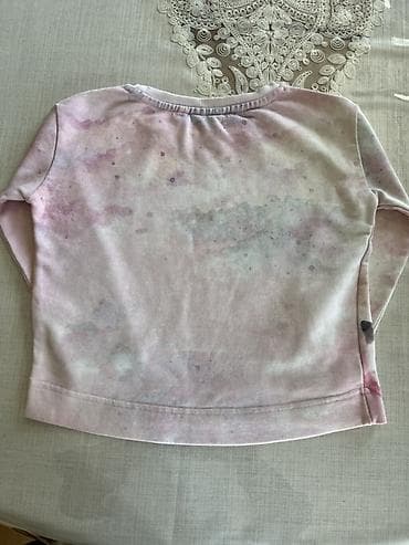 usag geyim: Uşaq köynəyi – uzunqol, açıq çəhrayı/pastel rəng palitrasında. Ön — 2