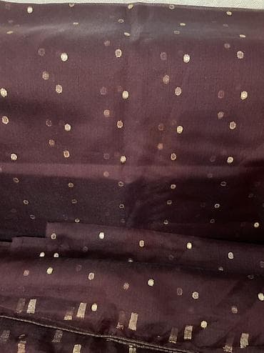 şaxta baba corabı: Tünd bənövşəyi-qəhvəyi rəngdə, zərif parıltılı xırda qızılı nöqtə — 2