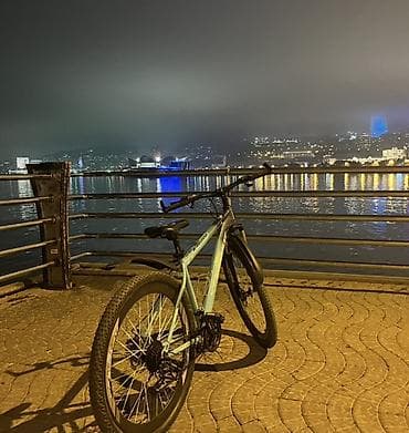 Velosiped ideal veziyyetdedi . Sadece tormozunun 10manat xerci var onu