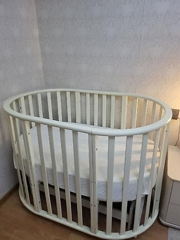 intex matras: Oval formalı uşaq beşiyi - Rəng: açıq krem/ağ - Material: taxta — 2