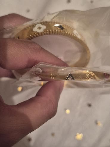 Qızılı rəngli metal qolbaq dəsti - Material: parlaq qızılı tonlu