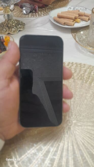 Apple iPhone: Məhsul: Metal çərçivəli smartfon (gümüş/boz ton) Xüsusiyyət və — 5