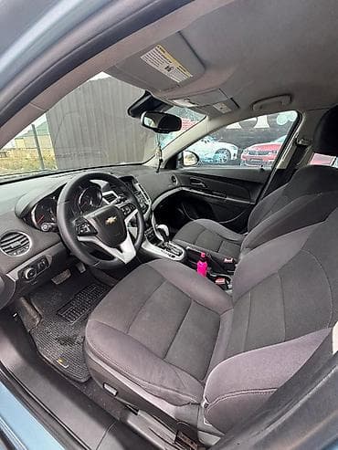 guzgu manitor: Chevrolet Cruze sedan - Kuzov: sedan, açıq mavi rəng - Nömrə — 10