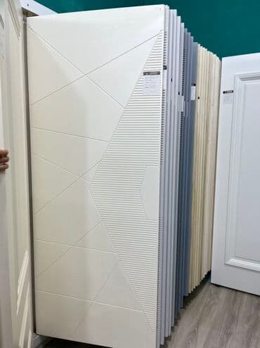 qapı naliçnik: Ağ rəngdə, həndəsi dizaynlı qapı. Müasir üslubda interyerlər üçün — 1