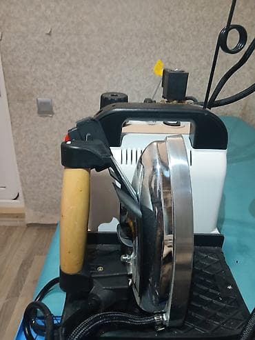 Peşəkar buxarlı ütü və ütüləmə sistemi. Geniş ölçülü peşəkar ütüləmə