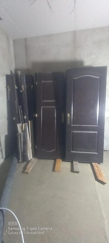 Möhkəm daxili qapılar dəsti - Material: ağac əsaslı, tünd qəhvəyi — 1