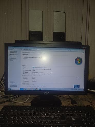 prosessor i7: Acer stolüstü kompüter seti Monitor: Acer LCD (təxminən 19"), parlaq — 4