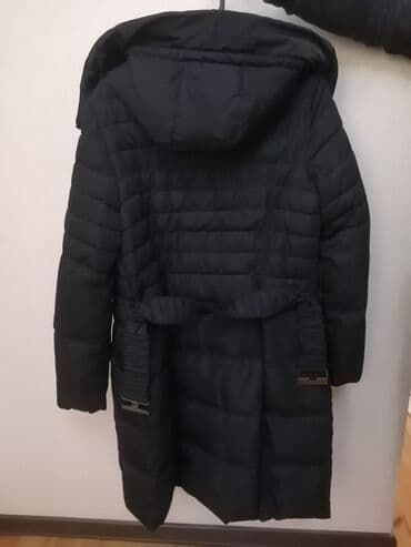 qış üçün papaqlar: Qış üçün qara uzun kurtka
İşlənmişdir — 2