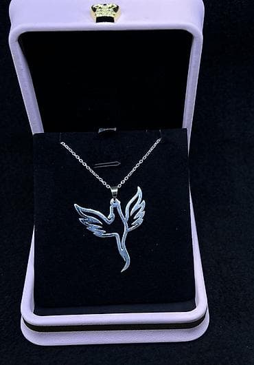 925 əyarlı gümüş kulon – zərif və keyfiyyətli aksessuardır. Parlaq