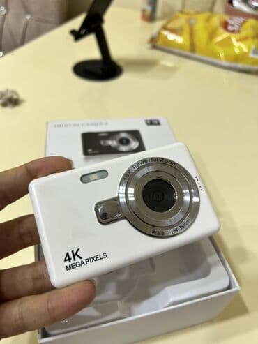 Rəqəmsal fotoaparat – kompakt ağ korpus Xüsusiyyətlər: - 4K Mega