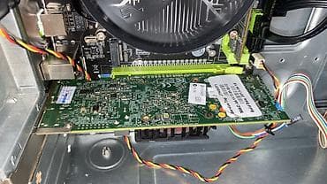 AMD Radeon HD 7470 seriyalı low-profile video kart. Uzun muddət