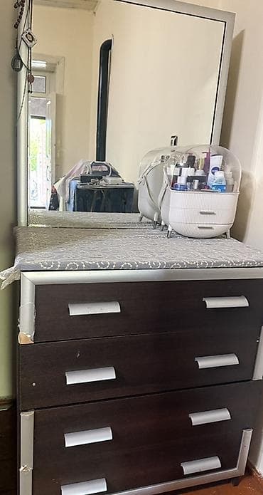 metbex masa desti: Yataq otağı mebel dəsti Tərkibi: - 4 qapılı paltar şkafı: ortada tam — 1