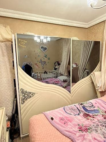 iskaflar: İşlənmiş, 2 qapılı, Güzgülü, Digər rəng, Digər material, Kupe, Düz dolab — 1