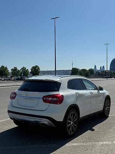 diffuser satisi: Mercedes-Benz GLA 250 İdel Vəziətdədi Vaxtı Vaxtnda Quluq Olunub Real — 4