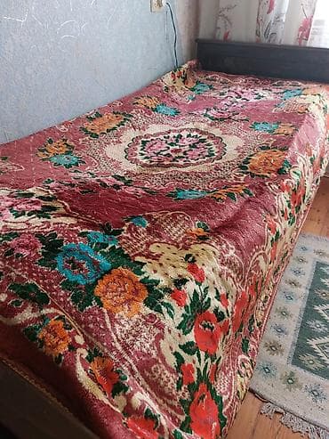 Yataq üçün Xovlu rəng - Qırmızı Yataq örtüyü
