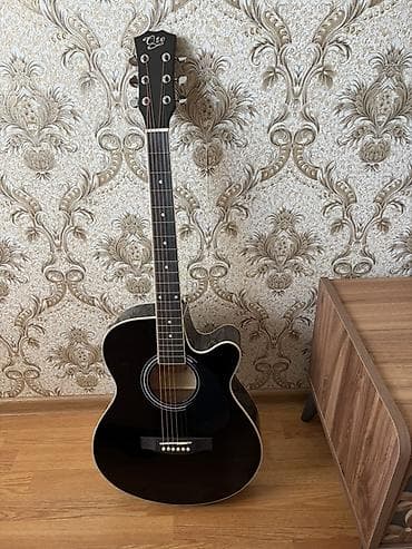 Akustik gitara – QTE brendi, kəsik korpuslu (cutaway) model — 3
