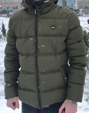 kurtka kisi: Kişi üçün qışlıq şişmə gödəkçə – khaki/yaşıl rəngdə. - Model — 1