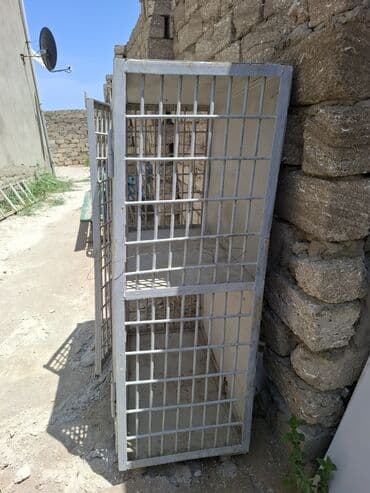 вольеры для маленьких собак: Bu metal qəfəs müxtəlif məqsədlər üçün istifadə oluna bilər. O, möhkəm — 4